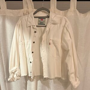 Levi's Women's Off-White Denim Jacket cropped